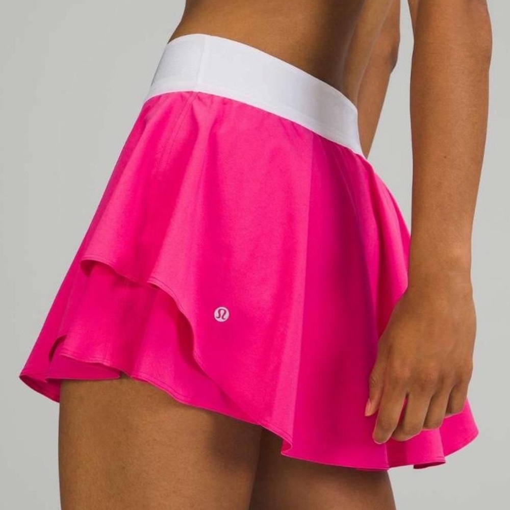 Lululemon Court Rival Skier, Sonic Pink/White, Size 8
